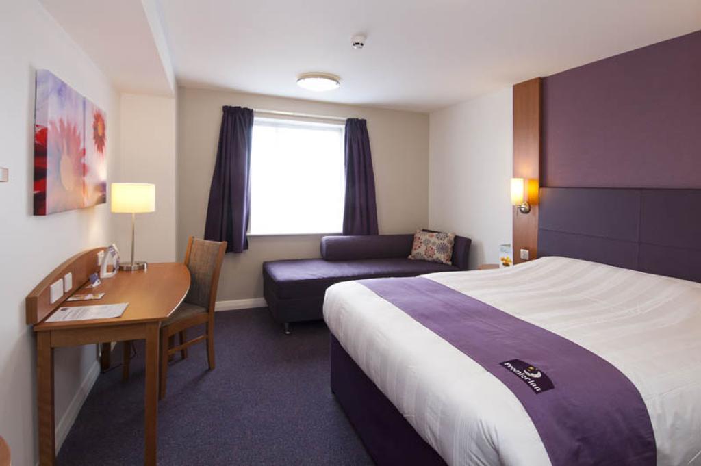 Premier Inn Stratford Upon Avon Waterways Екстер'єр фото
