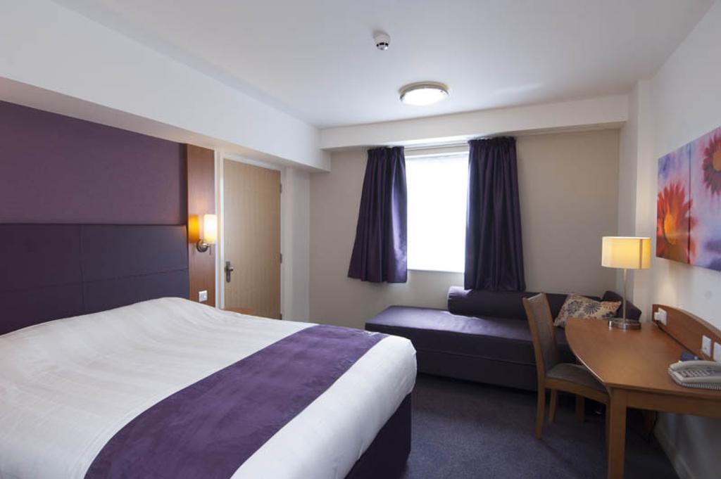 Premier Inn Stratford Upon Avon Waterways Екстер'єр фото