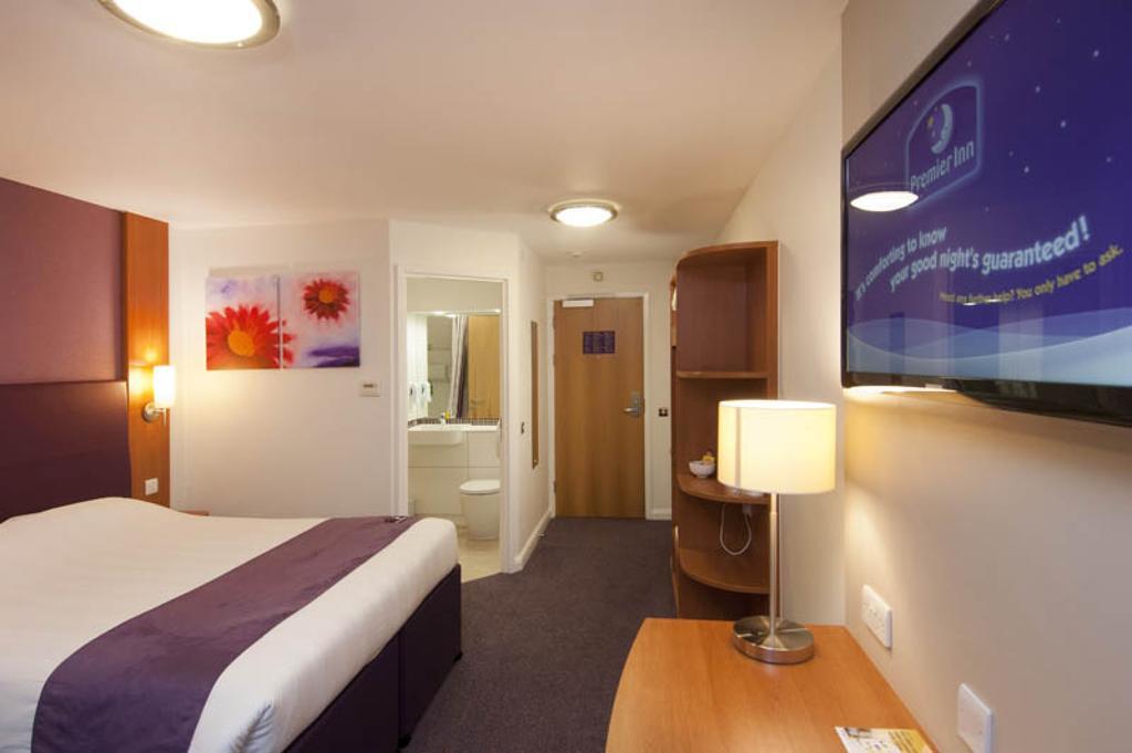 Premier Inn Stratford Upon Avon Waterways Екстер'єр фото