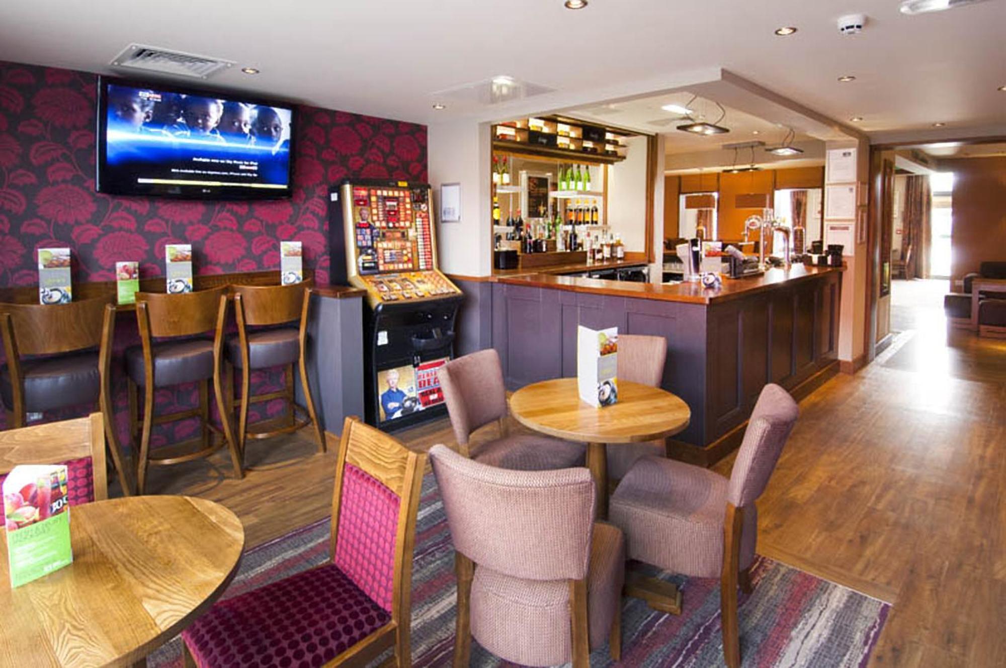 Premier Inn Stratford Upon Avon Waterways Екстер'єр фото