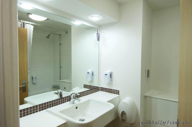 Premier Inn Stratford Upon Avon Waterways Екстер'єр фото