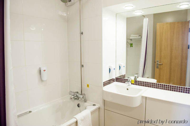 Premier Inn Stratford Upon Avon Waterways Екстер'єр фото