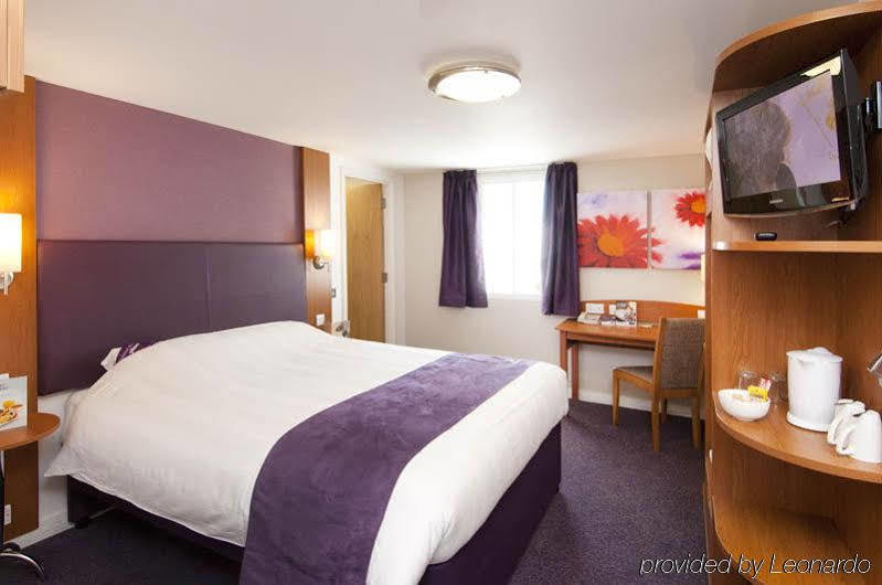 Premier Inn Stratford Upon Avon Waterways Екстер'єр фото